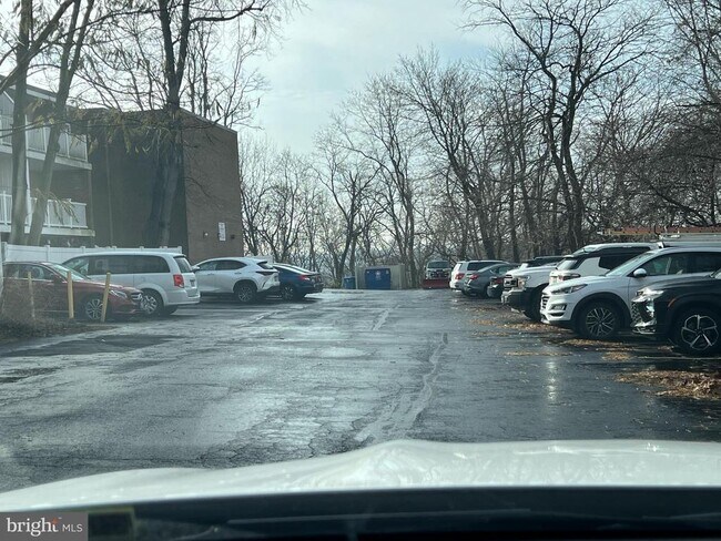 Building Photo - 46 Township Line Rd