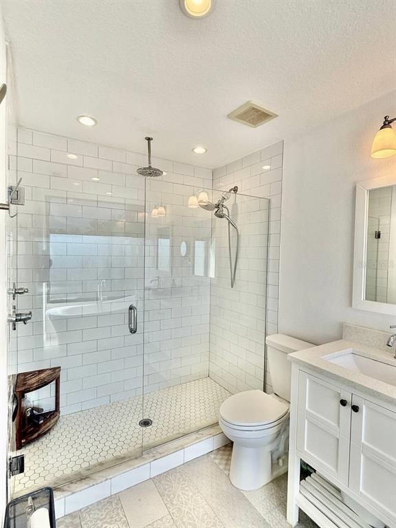 Building Photo - 162 E Davis Blvd