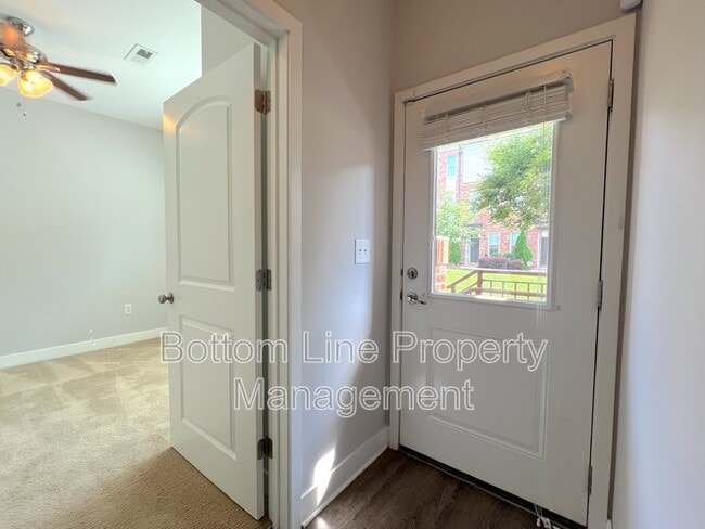 Building Photo - 841 Seigle Point Dr