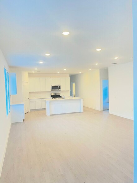 Building Photo - 1414 Caceres Spur