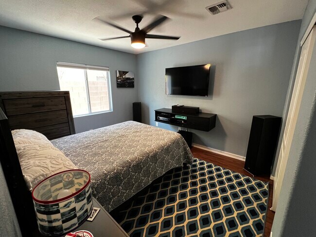 Building Photo - 8443 Forget Me not St