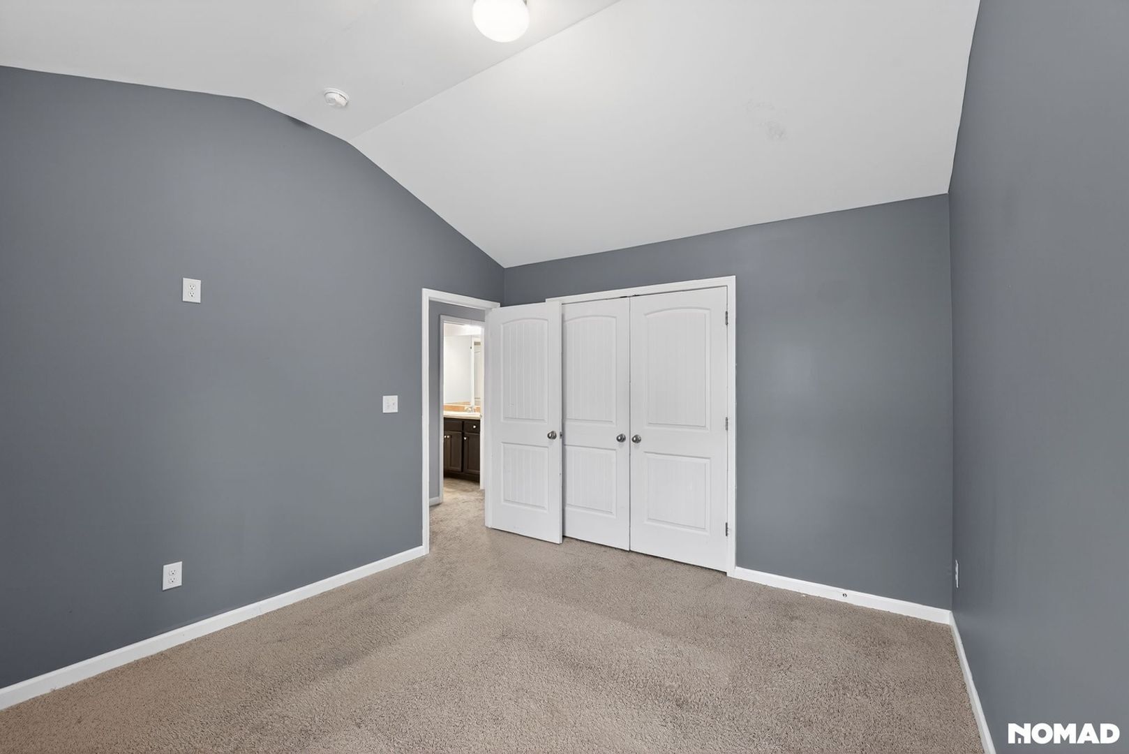 Building Photo - 1154 Paramount Dr