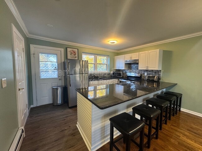 Building Photo - 389 Lombard St