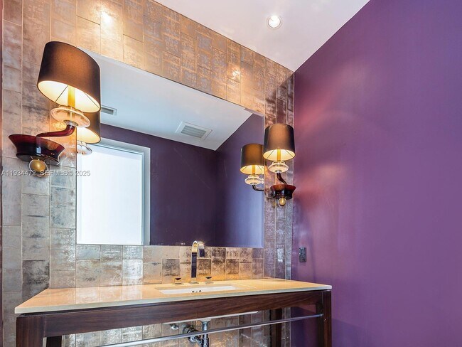 Building Photo - 800 South Pointe Dr