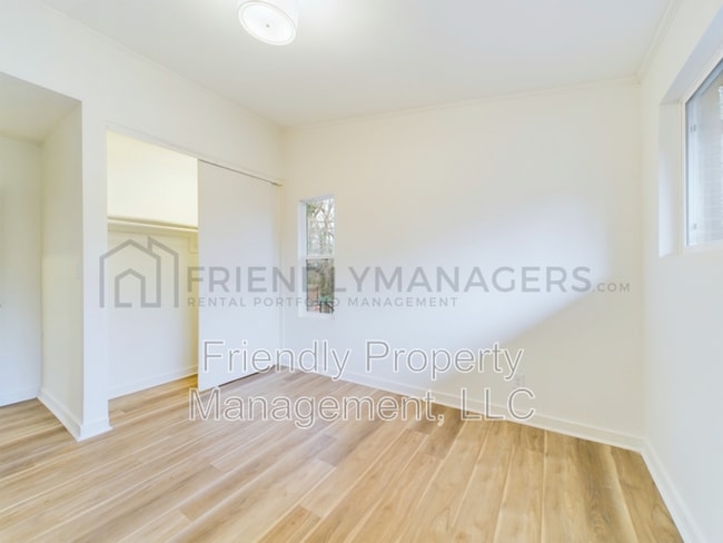 Building Photo - 304 Hobson St