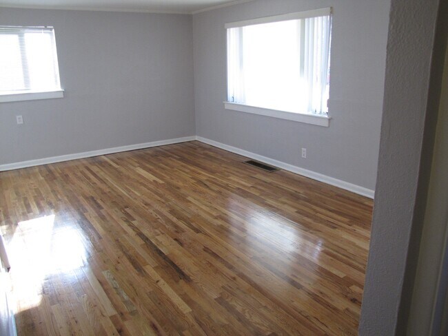 Building Photo - 4010 Jay Street, Unit 4010