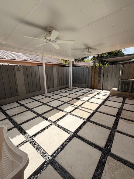 Building Photo - 15 SW 15th Terrace