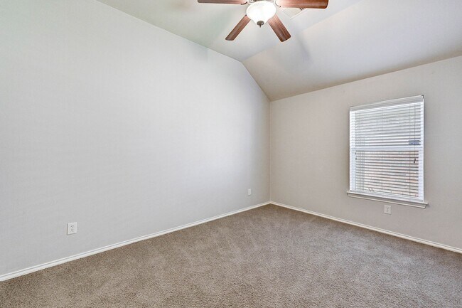 Building Photo - 18923 Bluestone Hollow Ln