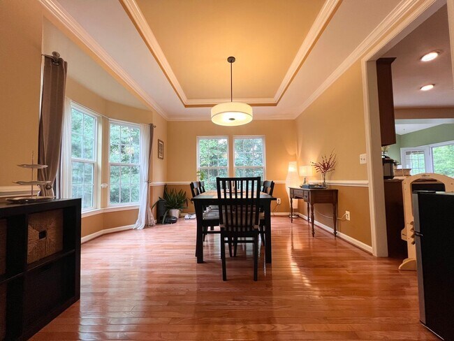 Building Photo - 5920 Nicolet Ct