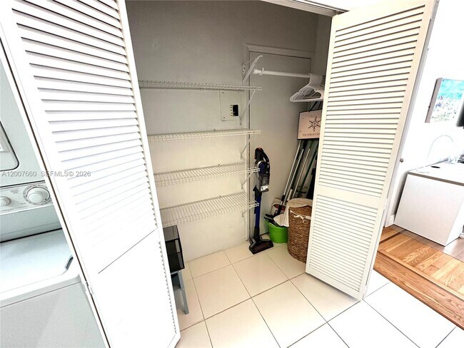 Building Photo - 1007 Meridian Ave