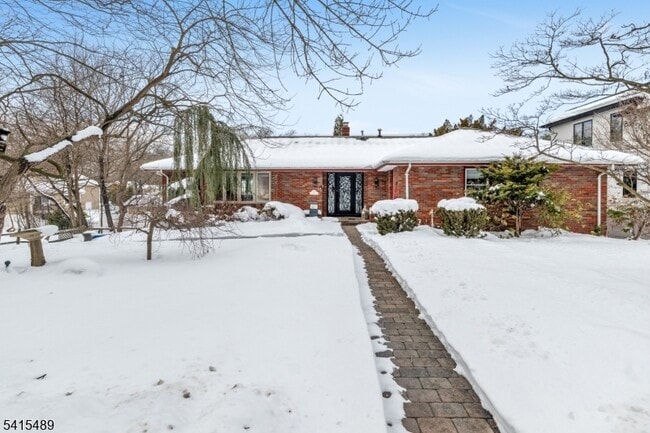 Building Photo - 475 Cedar Ln