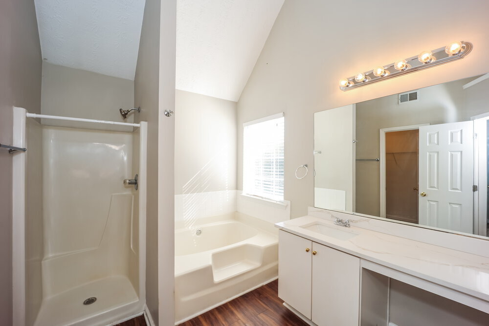 Building Photo - 275 Vaness Dr