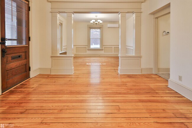 Building Photo - 67 W Laurel St