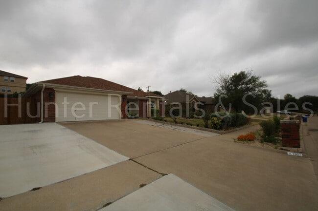 Building Photo - Walker Place Beauty