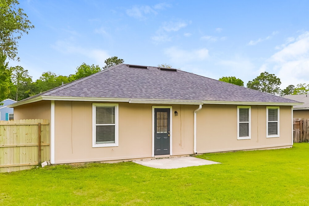 Building Photo - 2643 Pinewood Blvd E