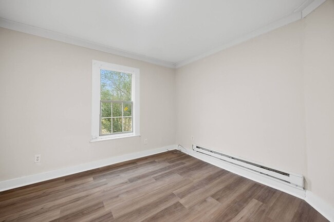 Building Photo - Two bedroom home!