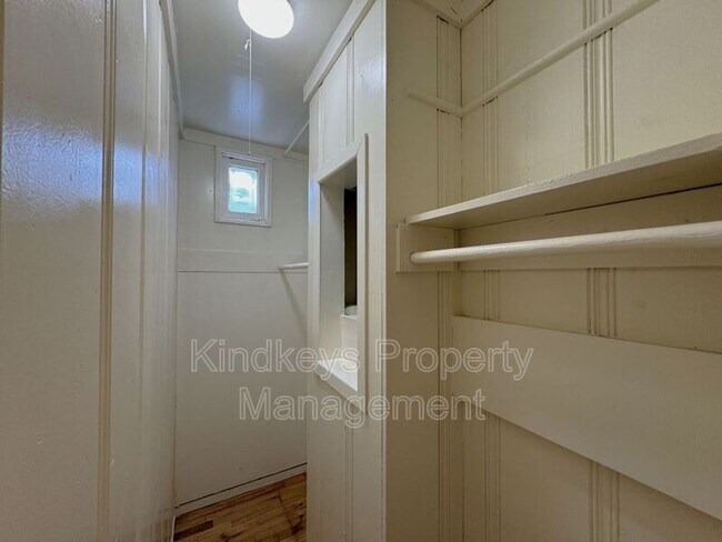 Building Photo - 5042 Muir Ave