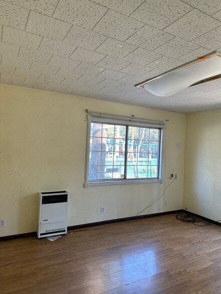 Building Photo - 200 E Country Club Blvd