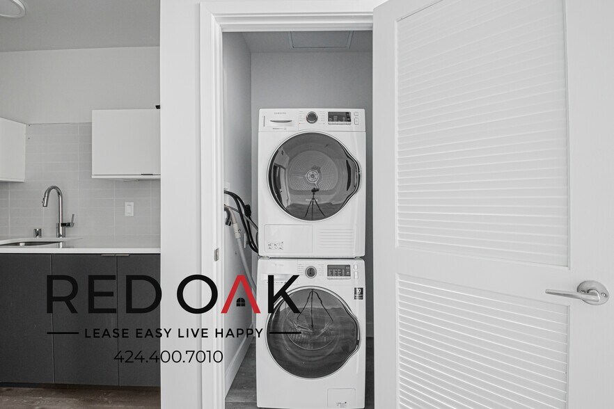 Building Photo - 700 N Spaulding Ave