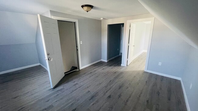 Building Photo - 809 Arnold Ave