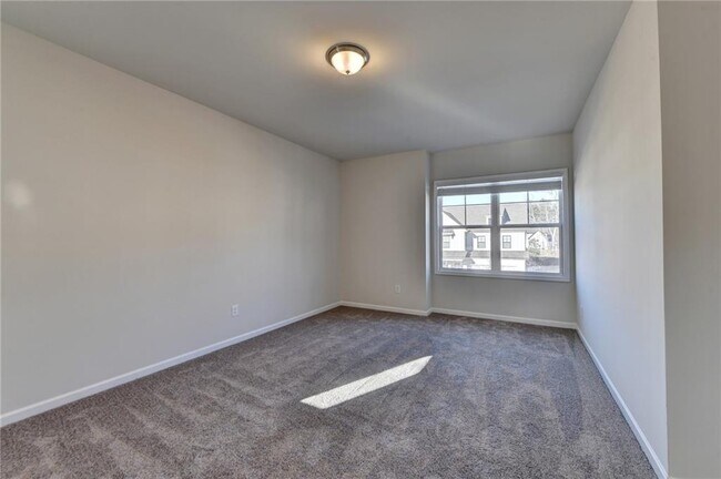 Building Photo - 1622 Dover Creek Ln