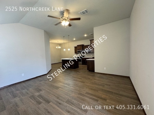 Building Photo - 2525 Northcreek Ln
