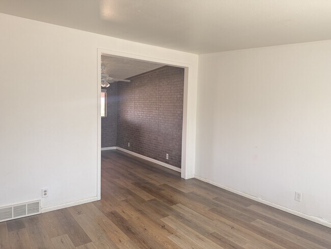 Building Photo - 589 Oquirrh Ave