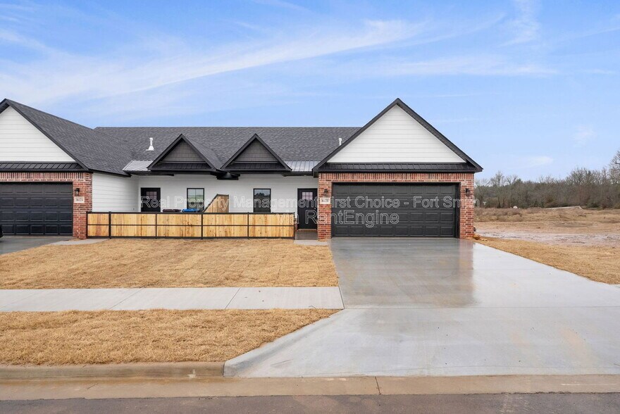 Building Photo - 8620 Cantera Dr