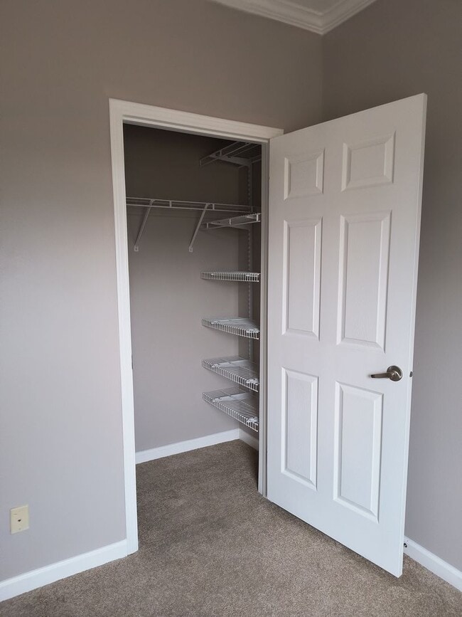 Building Photo - 3 bedroom 2 bathroom townhouse in Ocean Springs