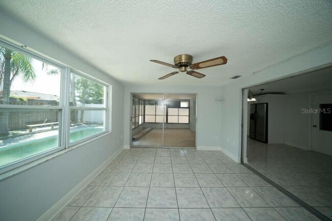 Building Photo - 8948 Lido Ln