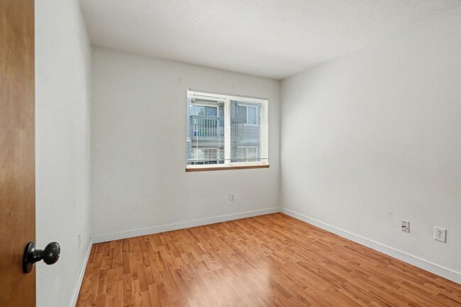 Building Photo - 5260-5262 Springcrest Drive