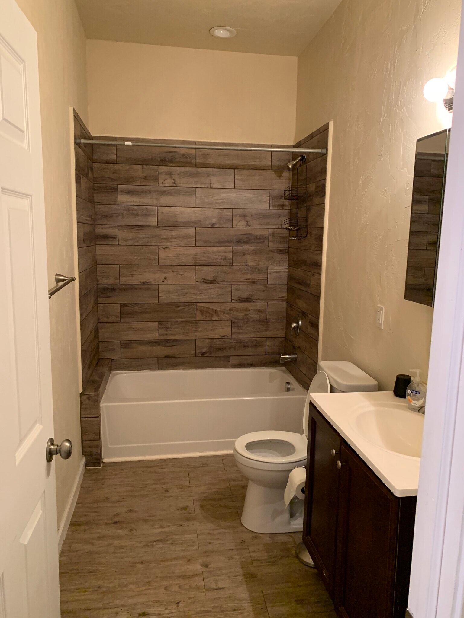 Bathroom (2nd Floor) - 3218 Joe Hammer Sq