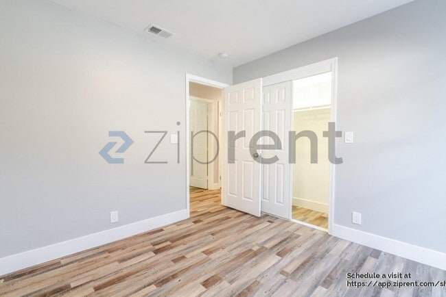 Building Photo - 5912 Laguna Villa Way