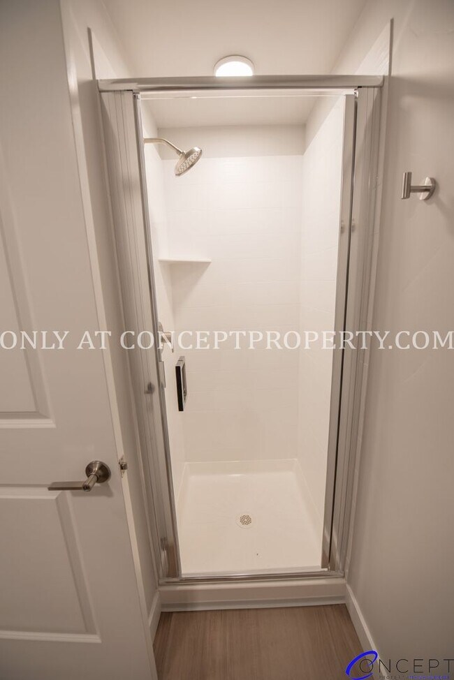 Building Photo - Luxury Studio Living in the Heart of Park City