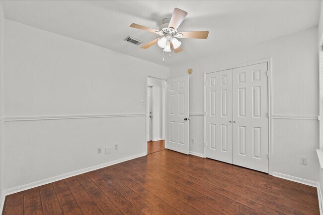 Building Photo - 202 Pebble Walk Ln
