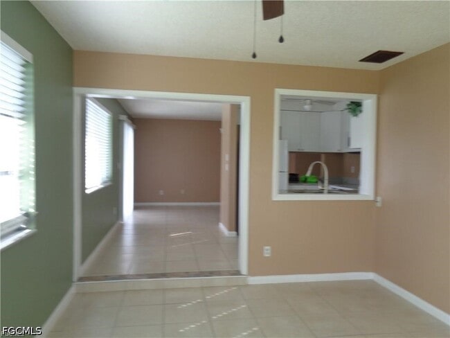 Building Photo - 4402 SE 20th Pl