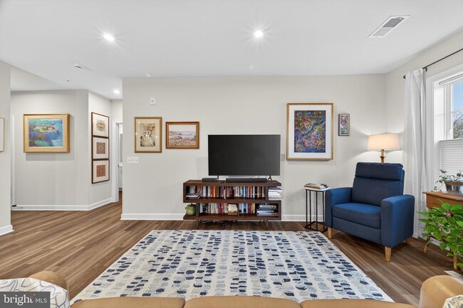 Building Photo - 21630 Hawksbill High Cir
