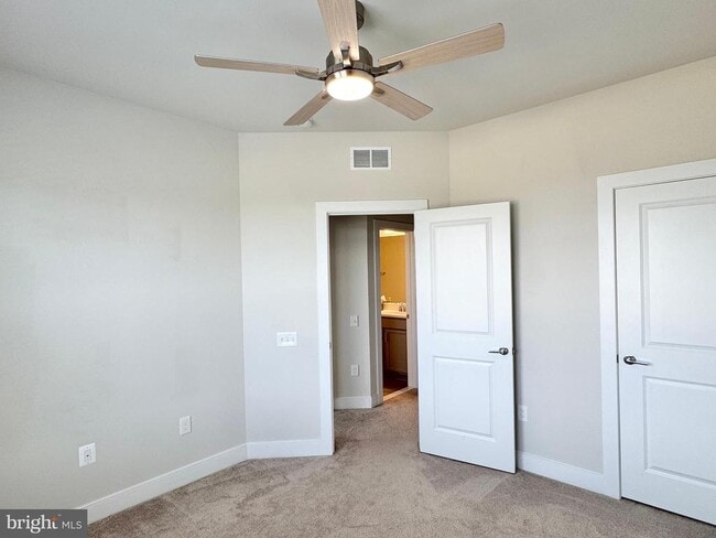 Building Photo - 1745 Riverbluff Ave