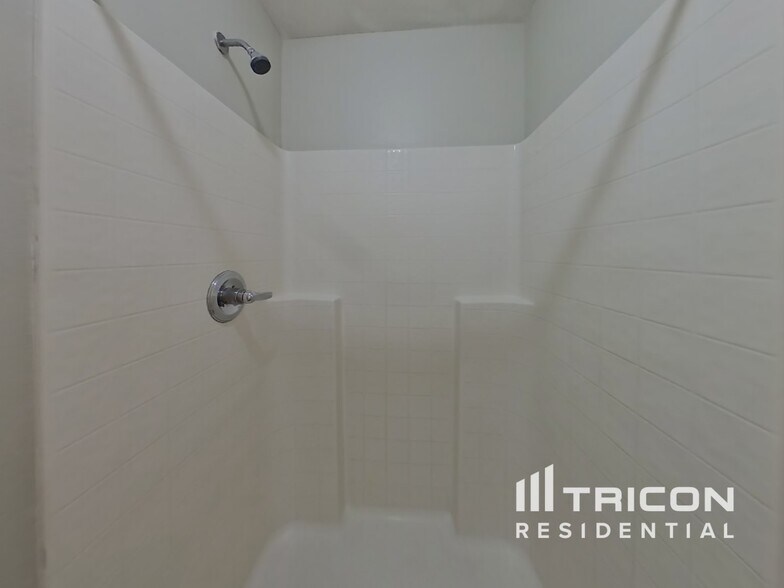 Building Photo - 3655 Braeden Ct