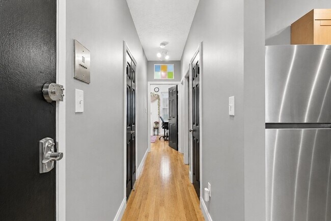 Building Photo - 881 Harrison Ave