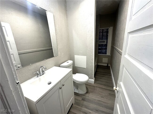 Building Photo - 3074 W 25th St