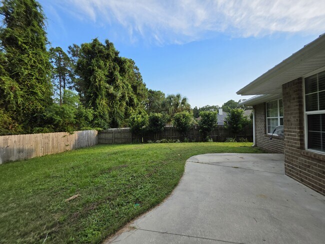 Building Photo - 1682 Village Pkwy