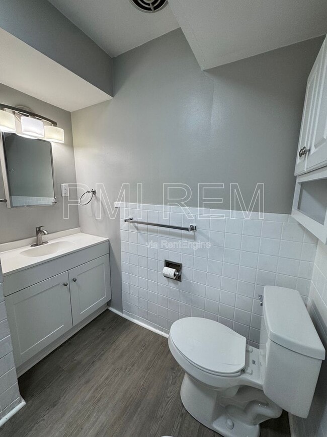 Building Photo - 128 S Miller Rd