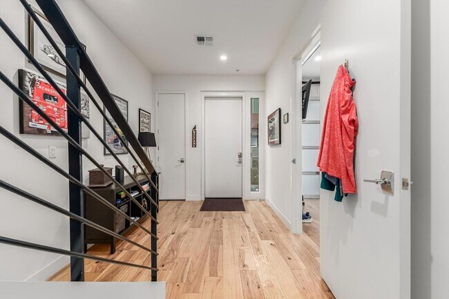 Building Photo - 16510 N 92nd St