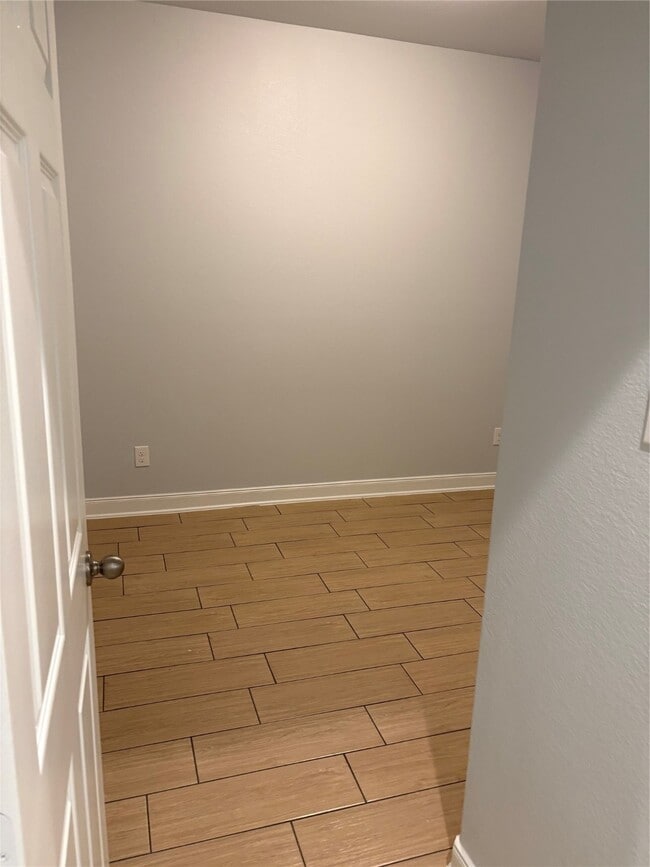 Building Photo - 205 Mcelroy Ave