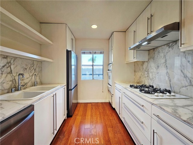 Building Photo - 156 S Oak Knoll Ave