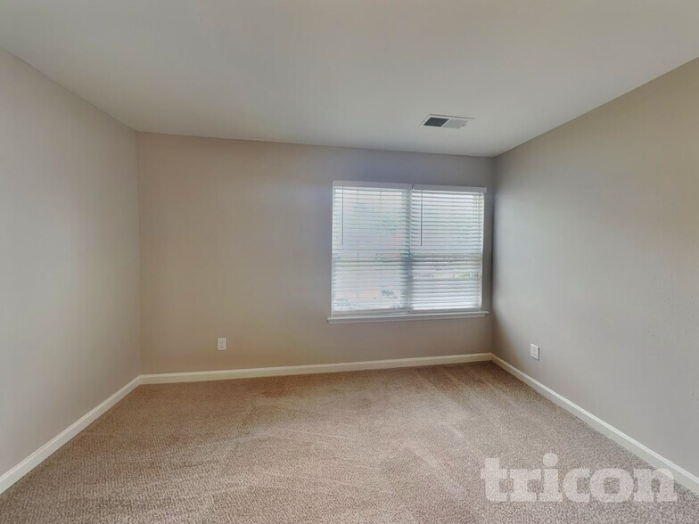 Building Photo - 3879 Williamston Park Ct