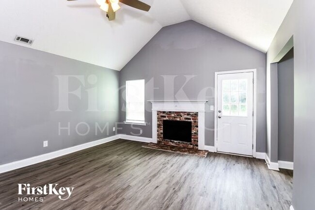 Building Photo - 5488 Latham Manor Dr