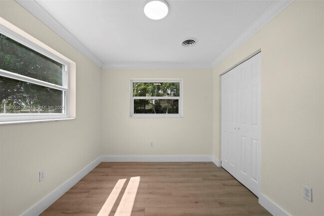 Building Photo - 5991 NW 14th Pl