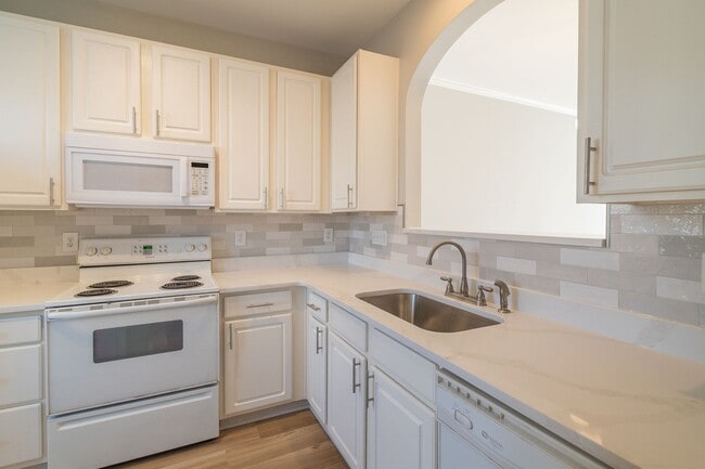 Building Photo - A Cozy 2bedroom Town home in Fort Mill